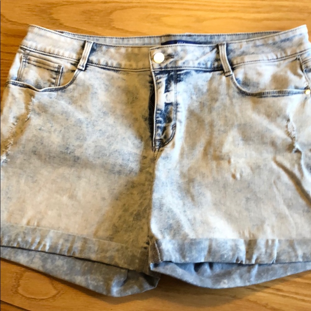 Apt. 9 women’s denim shorts